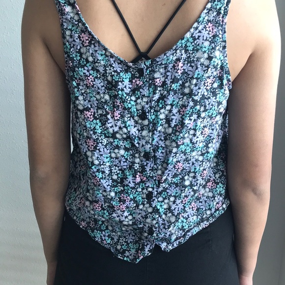 Crop top flowy blouse - Picture 2 of 6
